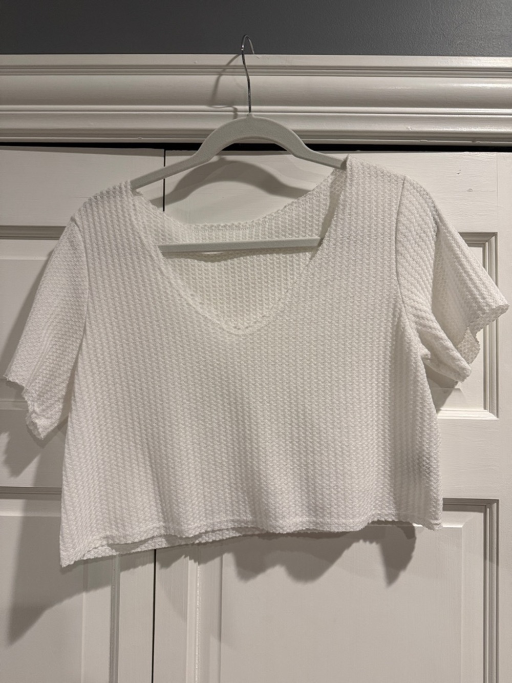 SHEIN White Textured V-Neck Cropped Tee